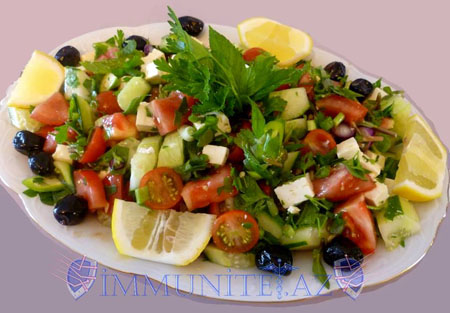 Bol vitaminli və doydurucu yay salatı
